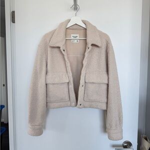 Abercrombie cropped sherpa jacket